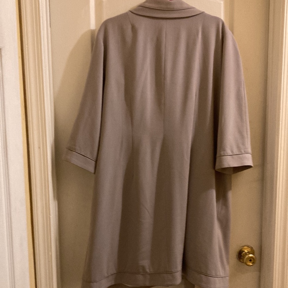 View by Walter coat Sz XL Collared button closure, lined 3/4 Sleeves - Picture 8 of 10